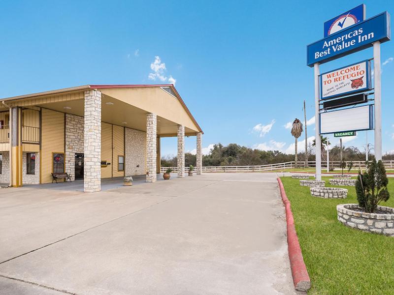 Americas Best Value Inn Refugio Exterior photo